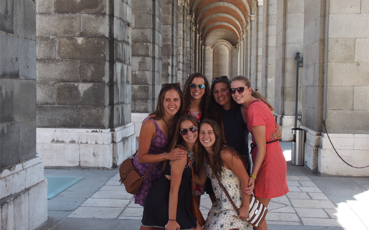 Group of girls at the Palacio Real