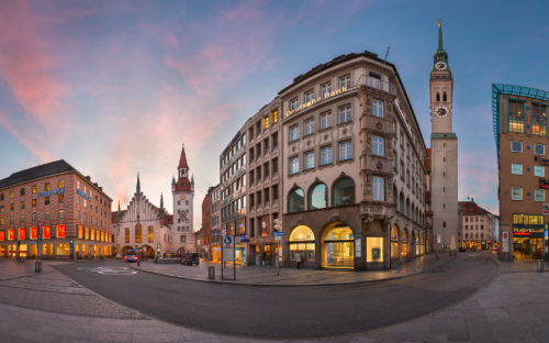 Marienplatz by dusk