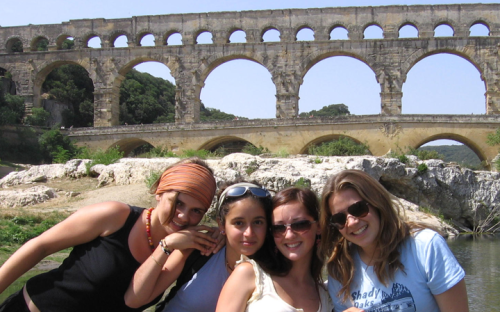 4 girls at Pont du Guarde