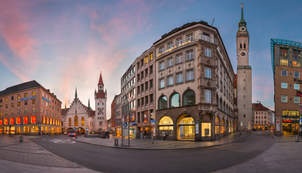 Marienplatz by dusk