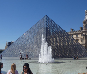 Louvre pyramid fountain